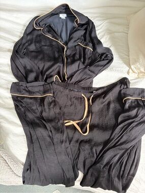 Forever 21 Black Pajama Set with Tan Piping